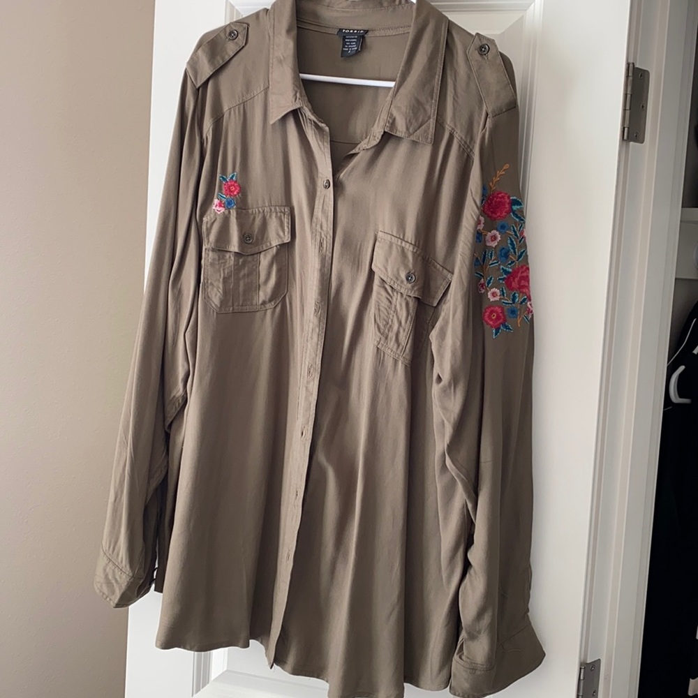 Embroidered flower shirt